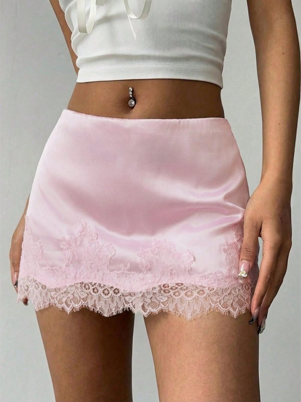 Baby Pink Sexy Regular Fit Low Waist Lace detailed Fitted Mini Skirt